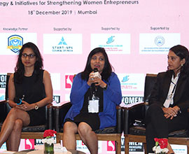 Ms. Tejaswini Pisal - Founder & Director, Zest Transformation moderating the panel discussion on Women Entrepreneurs : Passion, Purpose and Persistence